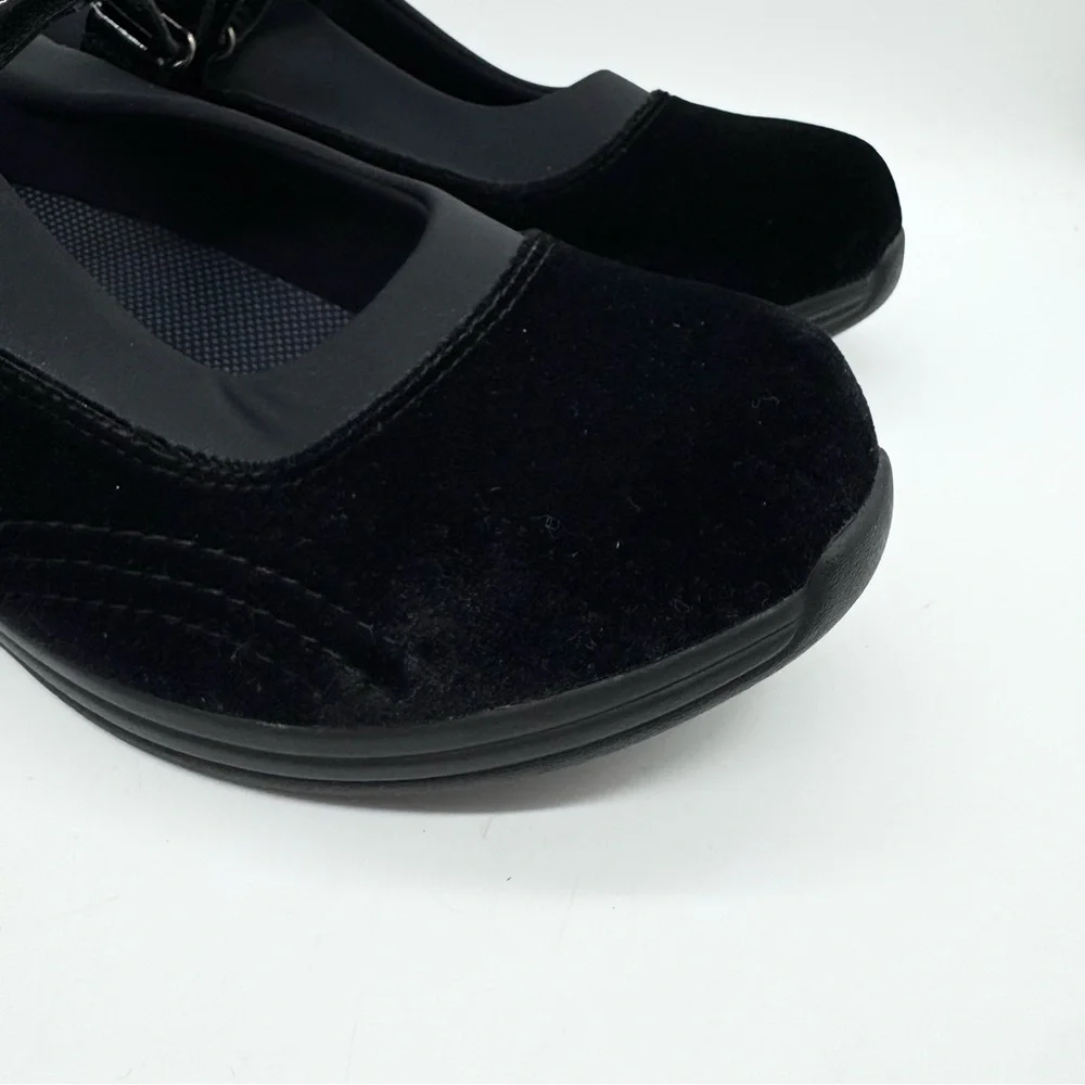NWOT Drew Rose Black Velvet Mary Jane Flat‎ Size 10.5 WIDE Comfort Shoes